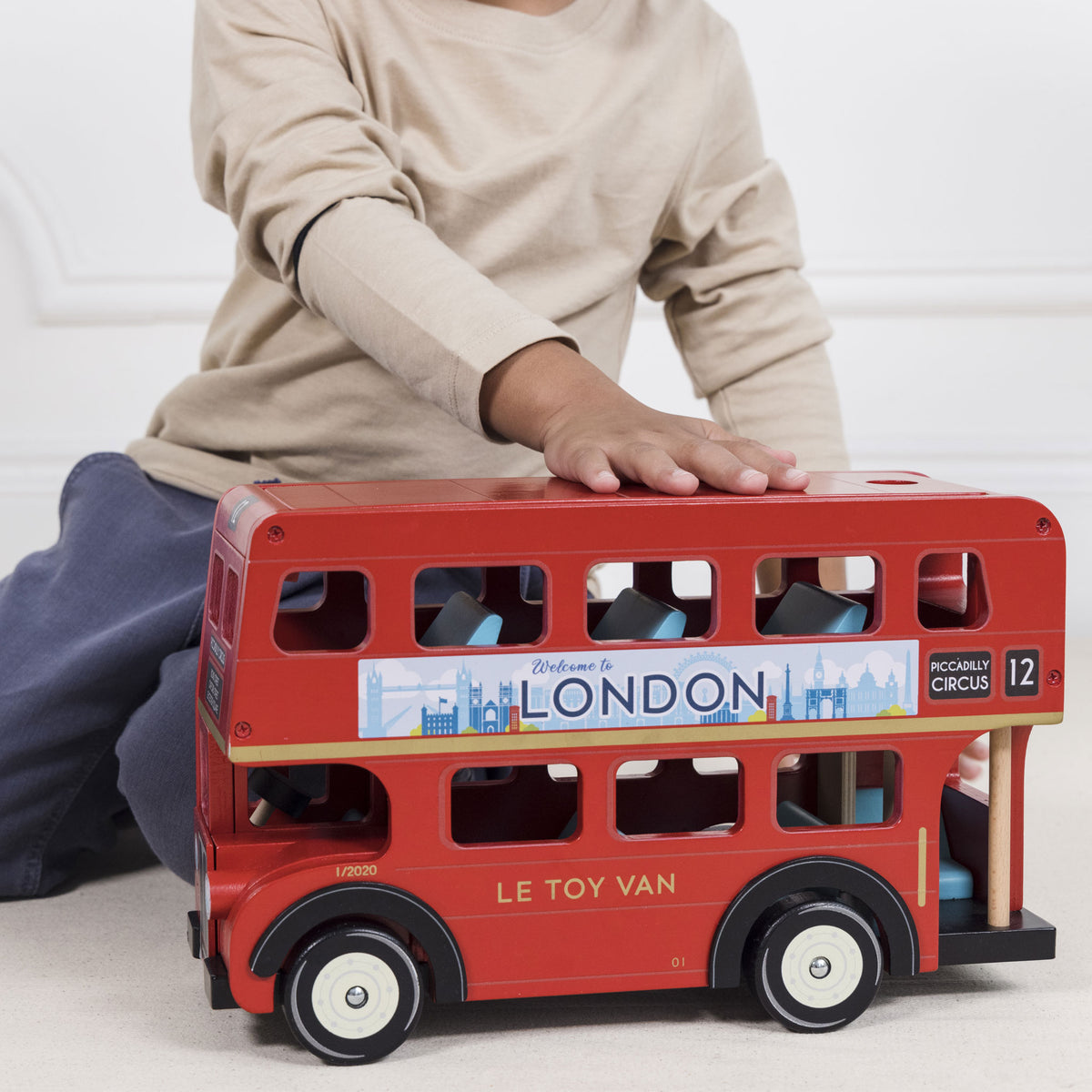 Inspiration: The Queens Platinum Jubilee 2022 Plus Fun Kids Crafting Activity