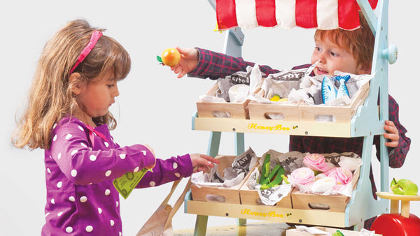https://letoyvan.eu/cdn/shop/articles/how-does-role-play-benefit-development-in-children_grande.jpg?v=1608214860