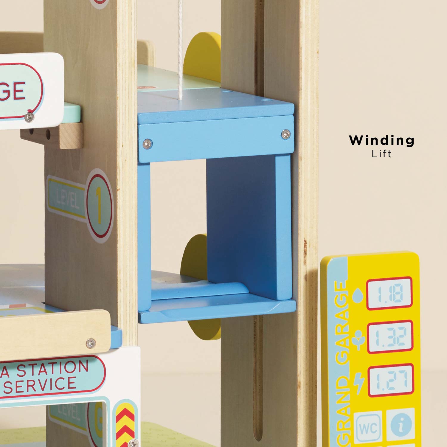 Le Grand Wooden Garage